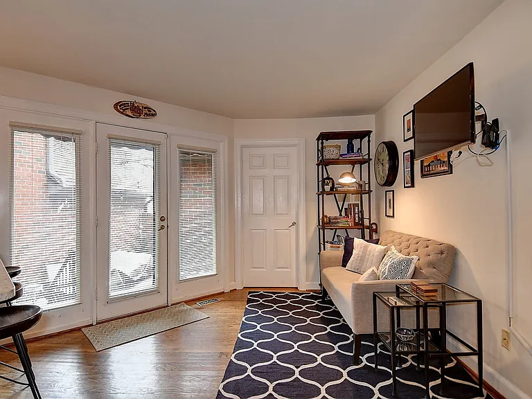 1301 Llewellyn Ave — Photo 8
