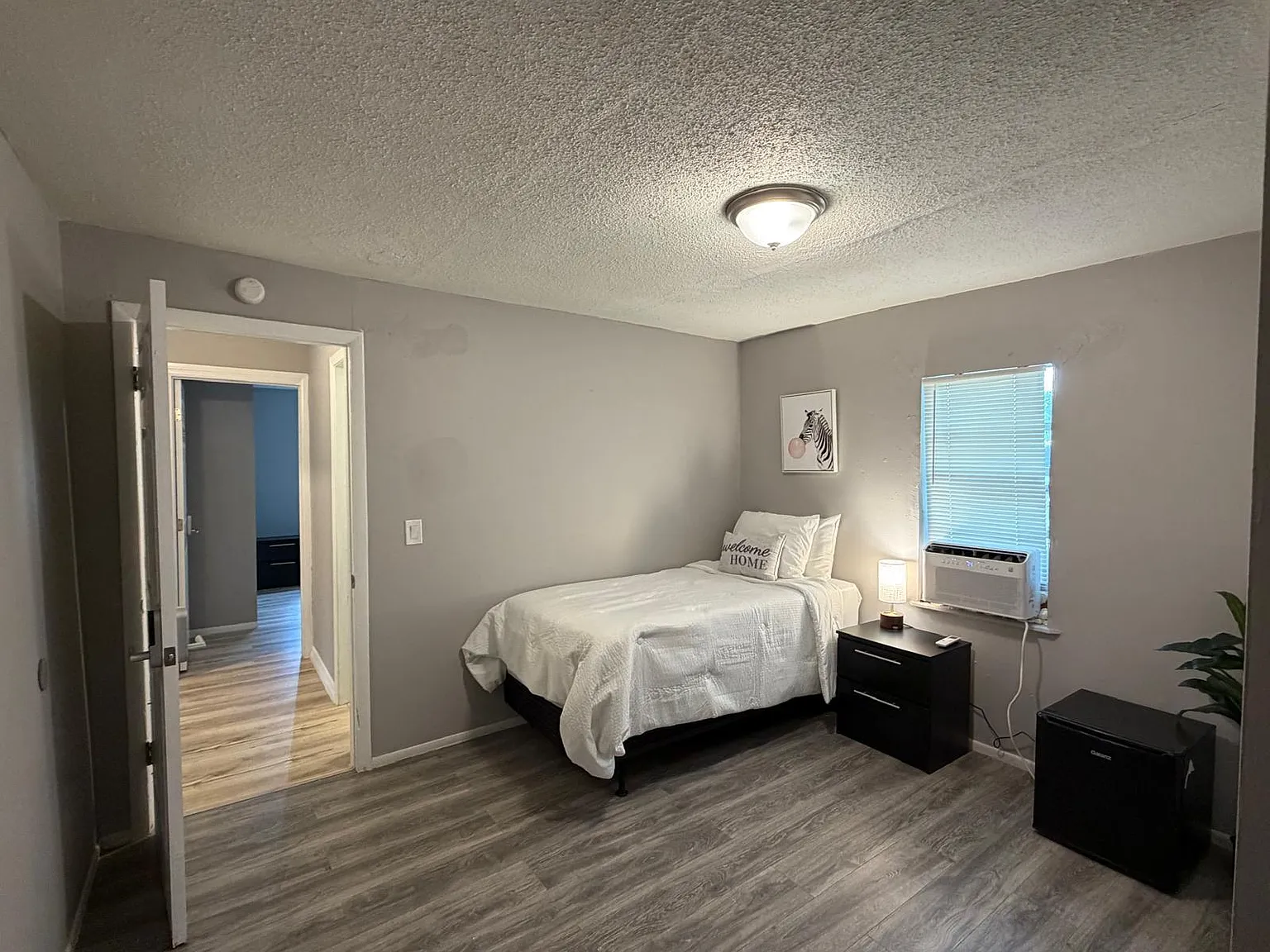 4 bed, 1.0 bath, 744 sqft, $741 — Photo 1