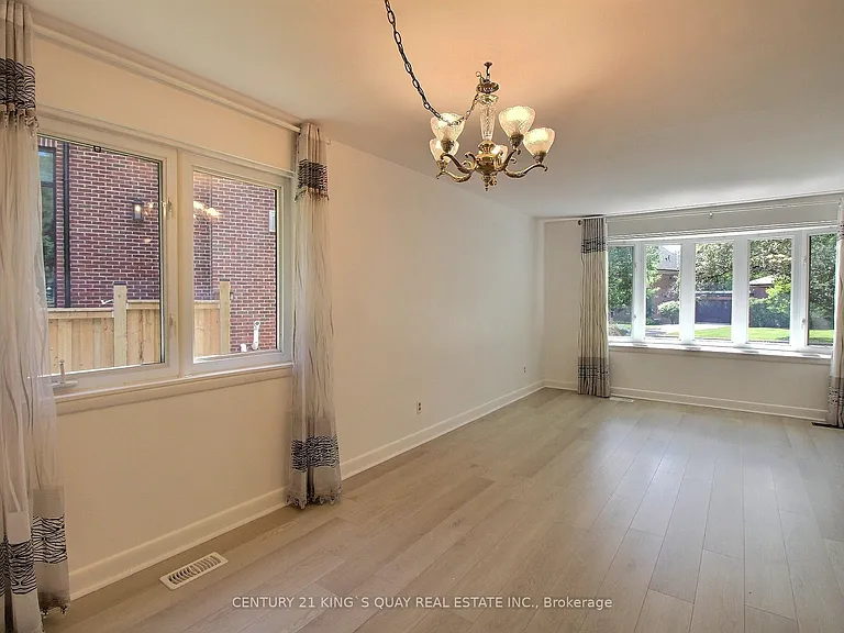 29 Tangmere Rd — Photo 2