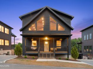 505 Warbonnet Way, Pigeon Forge, TN 37863