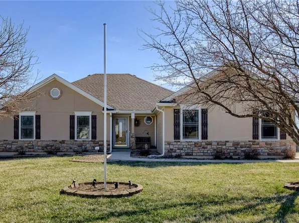 17513 Sunrise Cir, Kearney, MO 64060