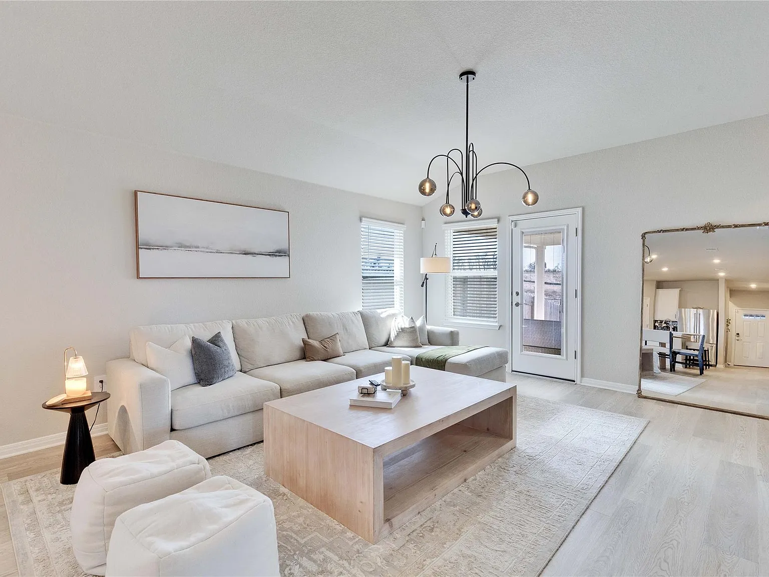 4 bed, 3.0 bath, 2039 sqft, $3,000 — Photo 4