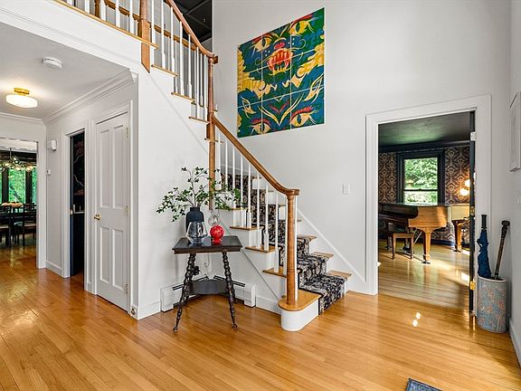 5th image of 6 Lexington Cir