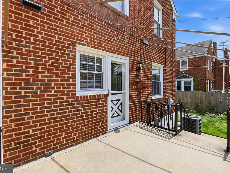 8132 Pleasant Plains Rd — Photo 23