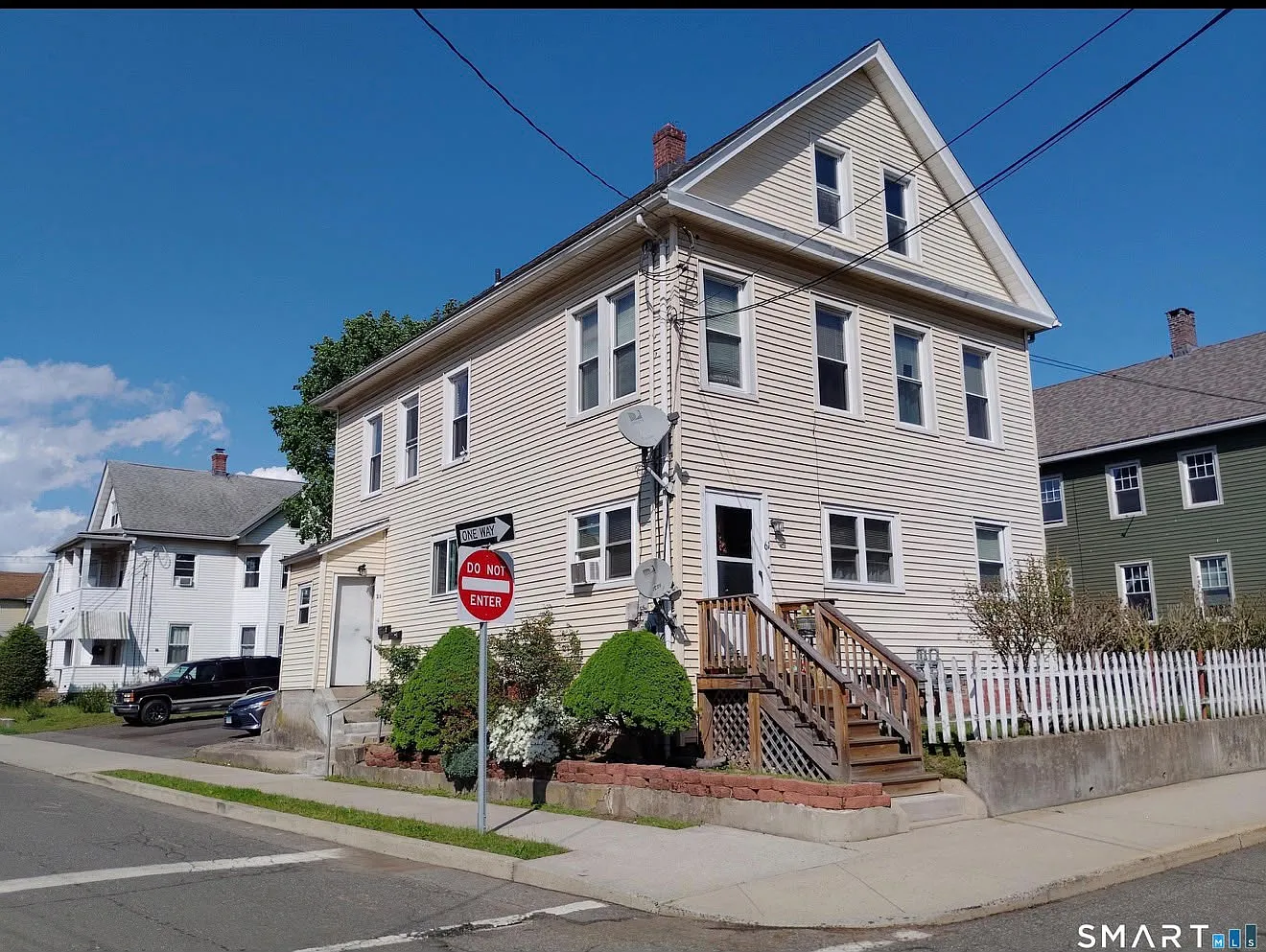 2 bed, 1000 sqft, $1,750 — Photo 3