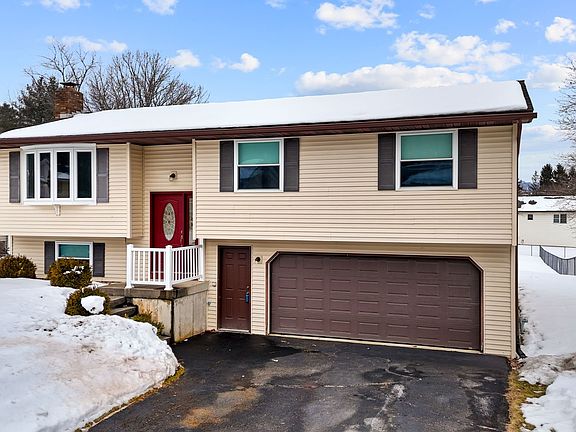 3rd image of 16 Maryvale Dr