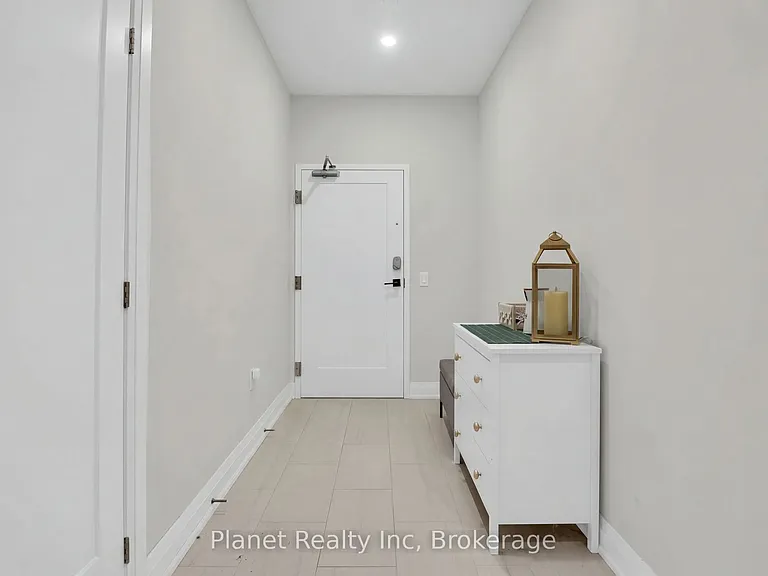 71 Wyndham St S #712 — Photo 2