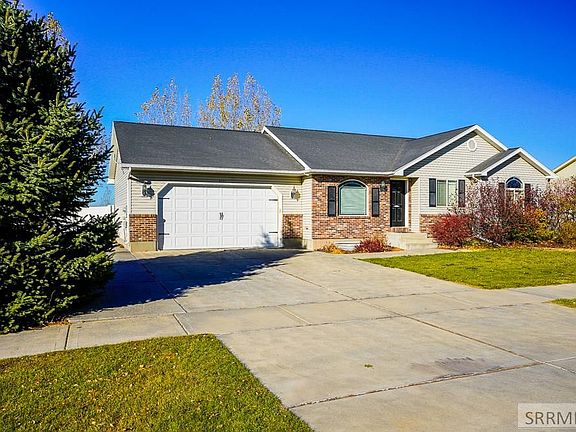 2nd image of 3061 N Wildflower Dr