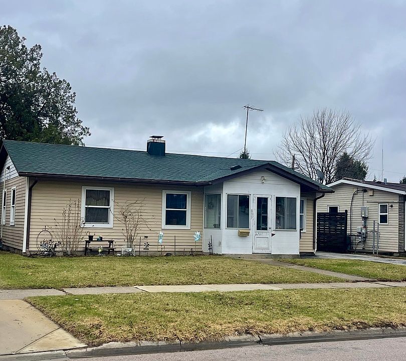 2nd image of 837 Taylor Ave