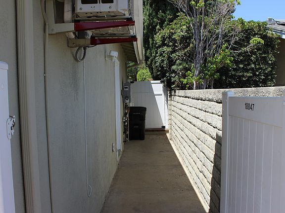 5th image of 18847 Tuba St