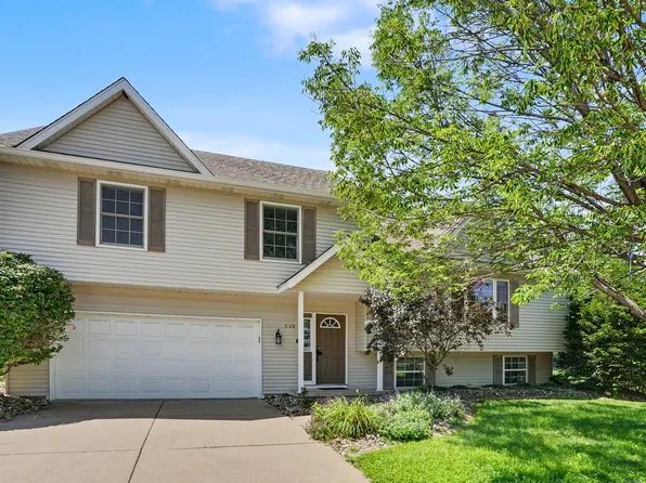 5128 Woodland Ct, Davenport, IA 52807