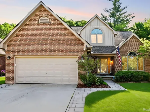 57572 Suffield Dr, Washington, MI 48094