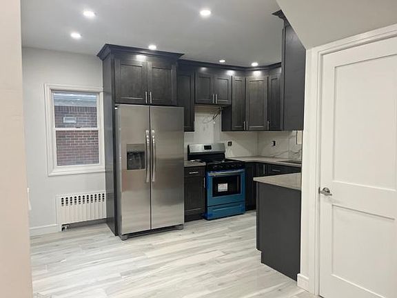 2nd image of 49 Hunter Ave