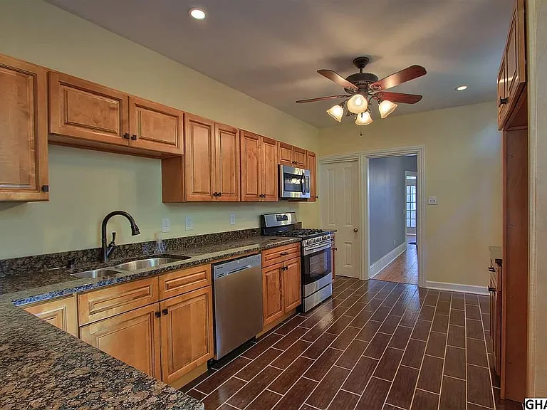 1414 Green St — Photo 14