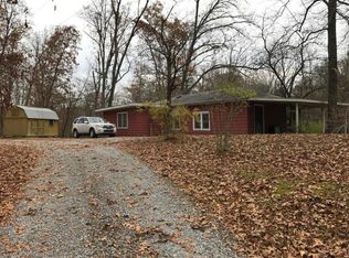 12 Bluff Cir, Makanda, IL 62958