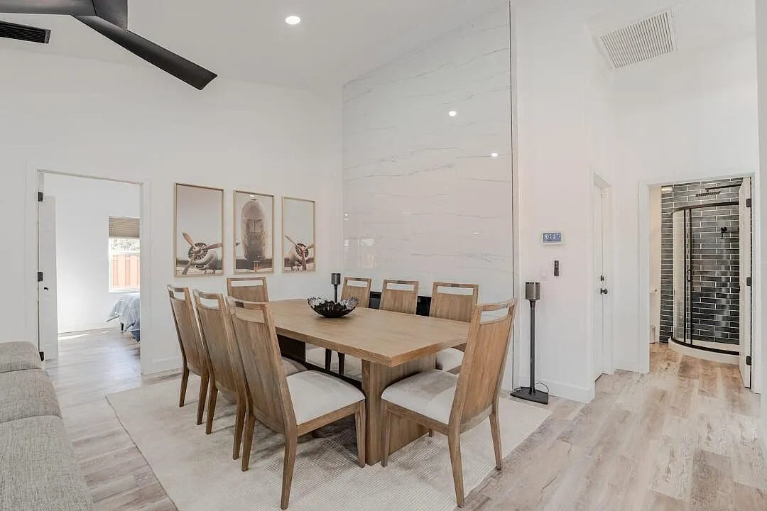 6 bed, 4.0 bath, 2561 sqft, $10,000 — Photo 4