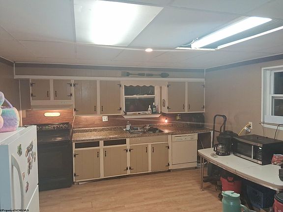 3rd image of 307 Forest View Dr