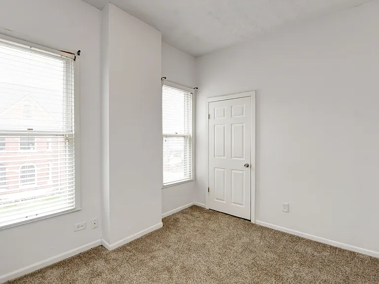 683-685 S Champion Ave #683 — Photo 14