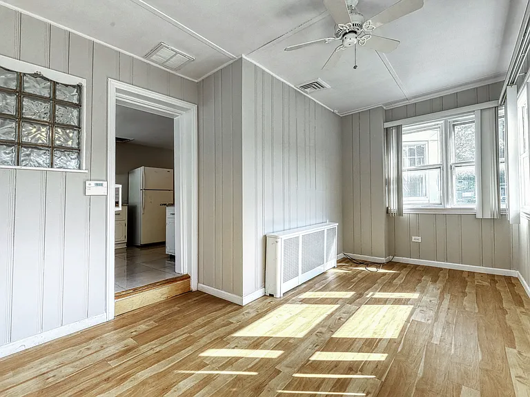 33-15 High St — Photo 11