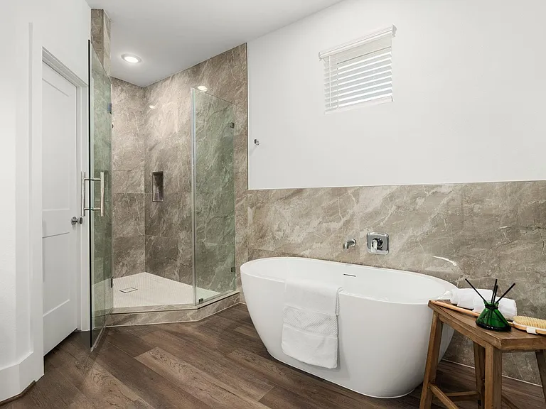7504 Carver Rd #B — Photo 17