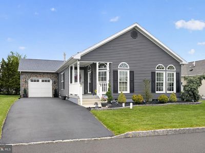411 Honeysuckle Ln, Blue Bell, PA, 19422