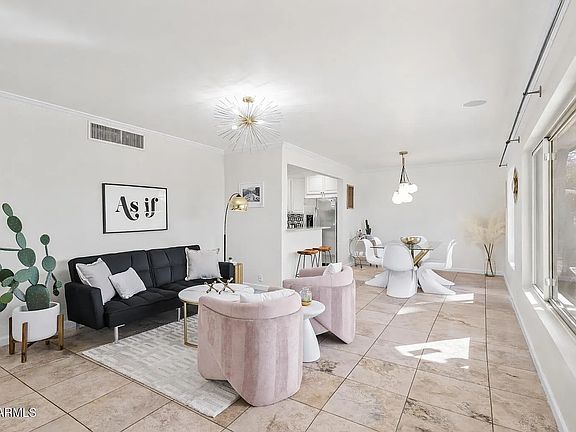 front entry- sitting area