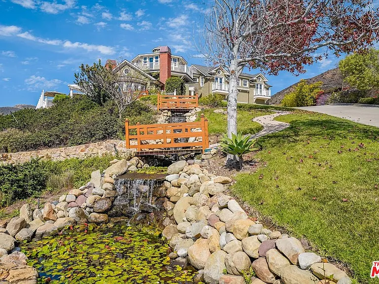 6277 Sea Star Dr — Photo 14