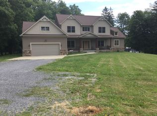 8 Chesapeake Rd, Fairmont, WV 26554