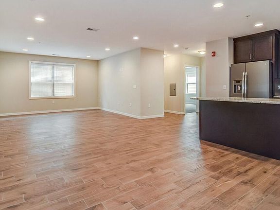 2nd image of 744 Westfield Ave #204