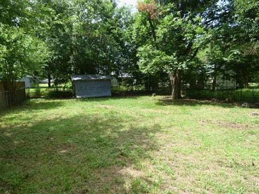 4th image of 704 Pine St