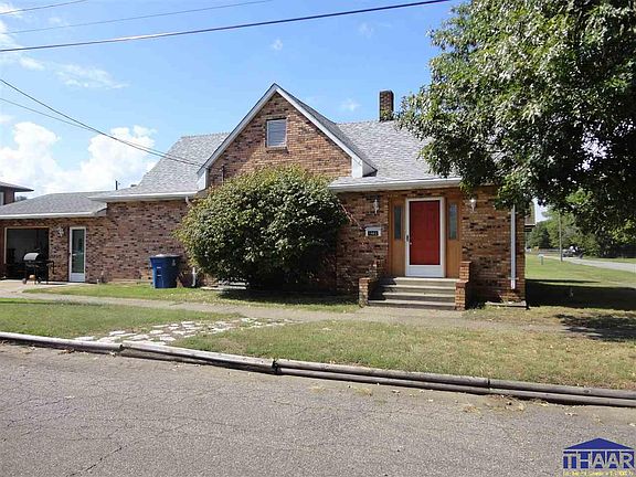 2nd image of 1463 Beech St #1/2