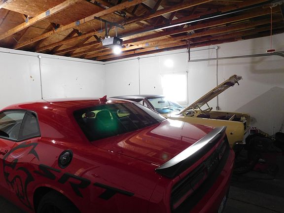 4th image of 334 Woodlark St