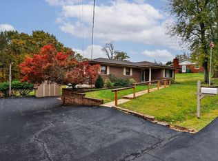 2706 Kenny Ln, Imperial, MO 63052
