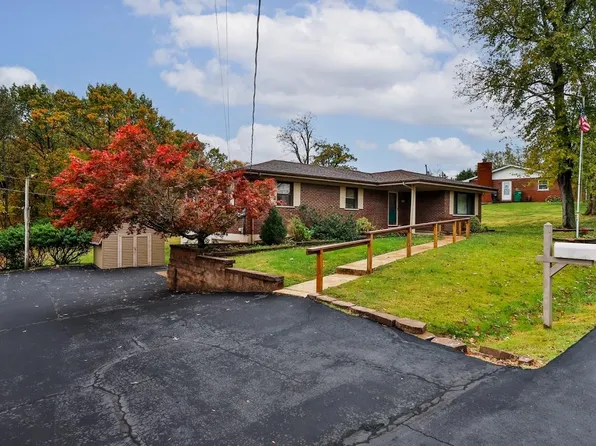 2706 Kenny Ln, Imperial, MO 63052