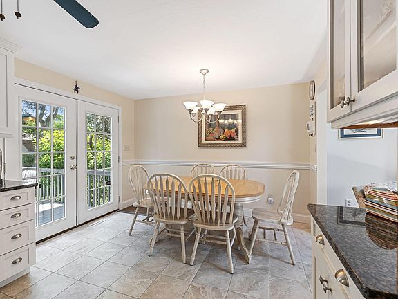 5th image of 44 Woodside Drive