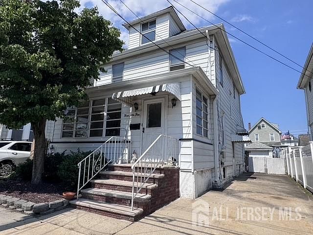 1st image of 355 Parker Ave