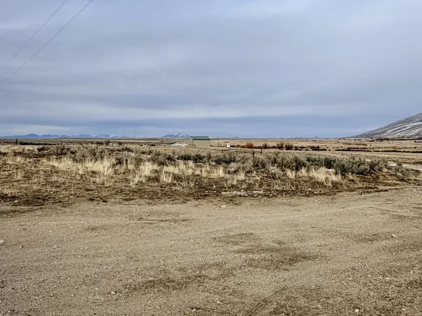 2 Lower Starr Valley Rd, Deeth, NV 89823