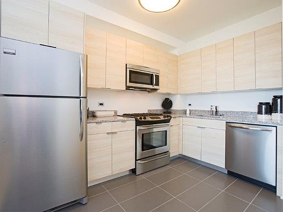 4th image of 43-25 Hunter St #3517-W