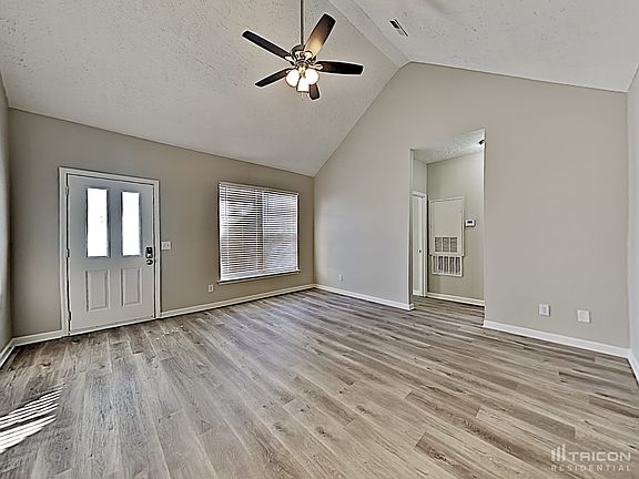 3rd image of 407 Barking Dr