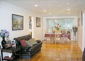 2nd image of 8 Glouchester Ct