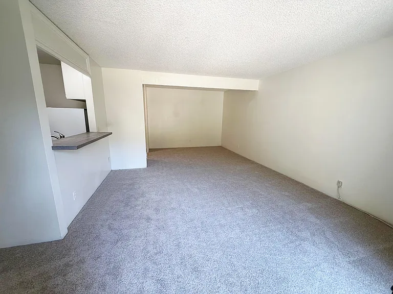 153 Streamwood — Photo 7