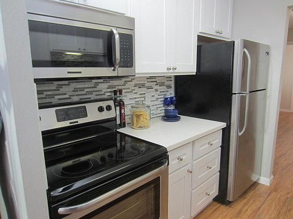 3rd image of 847 N Humboldt St APT 307