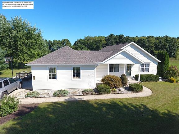 2nd image of 50300 Rebecca Dr