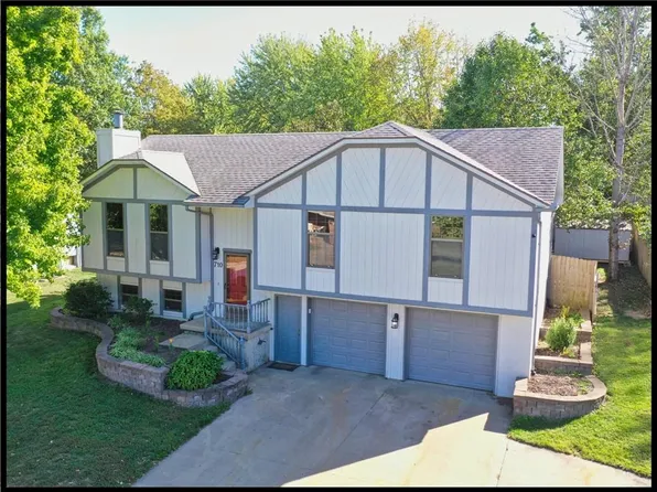 710 Foster Ln, Warrensburg, MO 64093