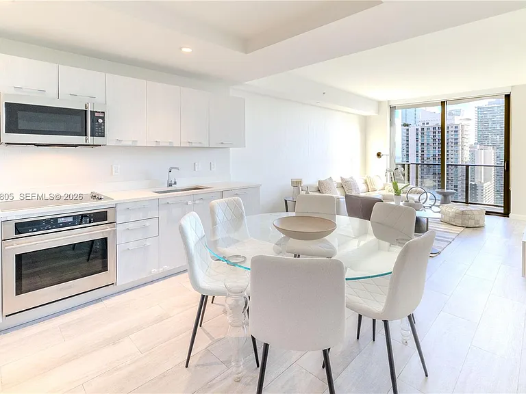55 SW 9th St #3404 — Photo 6