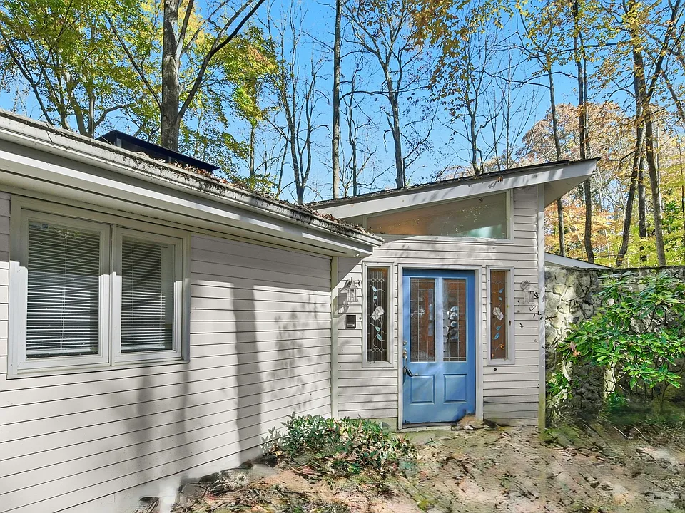 3959 Randall Mill Rd NW