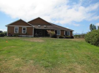 952 Heuhslein Rd, Port Angeles, WA 98362