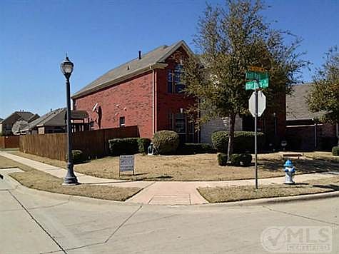 2nd image of 512 Knoll Park Ct