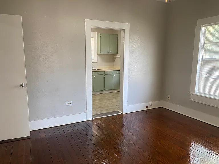 119 N Avenue D — Photo 22