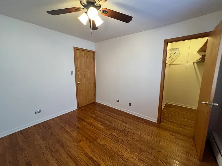417 W Roscoe St — Photo 30